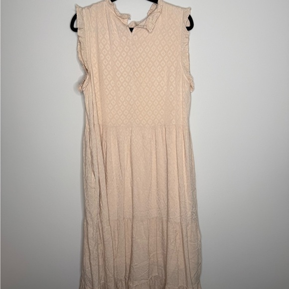 Elegant Pink Sleeveless Dress - Picture 6 of 8